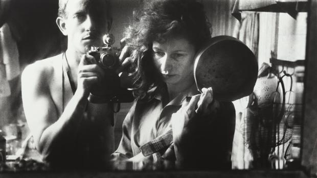 «Autorretrato con Ata Kandó», París, 1952. Nederlands Fotomuseum
