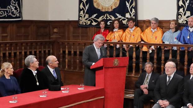 intervención del ministro de Educación, Íñigo Méndez de Vigo, durante el acto de entrega del Premio Cervantes al escritor nicaragüense Sergio Ramírez