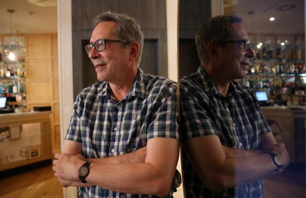 César Aira, momentos antes de la entrevista con ABC