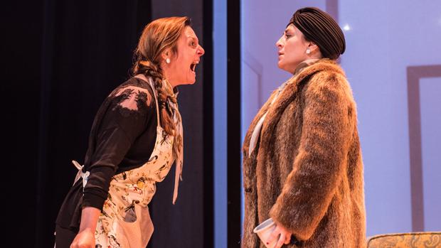 Estefanía de los Santos e Inma Cuevas, en «La valentía»