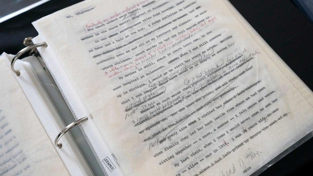 Una de las hojas pertenecientes al original mecanografiado de «La autobiografía de Malcolm X»