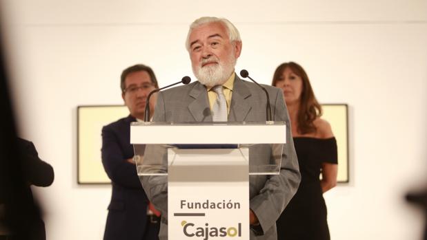 Villanueva, en la inauguración de una exposición en Sevilla hace pocas semanas