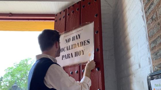 Se cuelga el cartel de «No hay localidades para hoy»