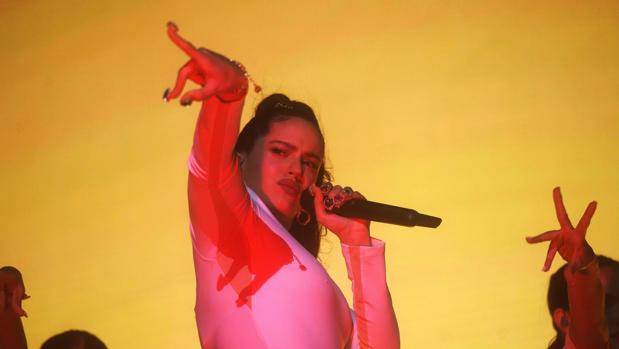 La cantante Rosalía durante su actuación el pasado sábado en el marco de la Noche Blanca del Flamenco de Córdoba