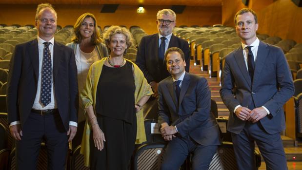 De izquierda a derecha, Eike Schmidt, director de los Uffizi de Florencia; Barbara Jatta, directora de los Museos Vaticanos; Sabine Haag, directora del Kunsthistorisches de Viena; Miguel Falomir, director del Prado y anfitrión del encuentro; Max Hollein, director del Metropolitan de Nueva York, y Philipp Demandt, director del Städel de Fráncfort