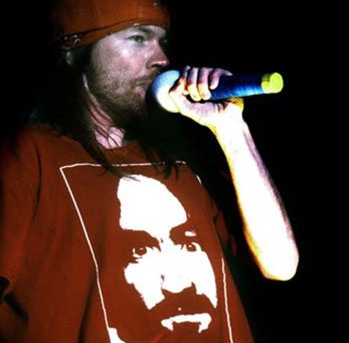 Axl Rose, con una camiseta con la cara de Manson