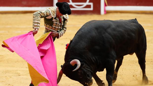 Diego Urdiales remata con una media