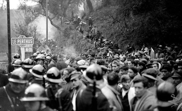 El lado francés del paso de La Junquera (Le Perthus), que vio pasar en 1939 la larga marcha de los exiliados