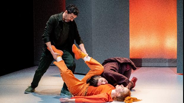 «El tiempo todo locura», una comedia unisex, múltiple e intercambiable