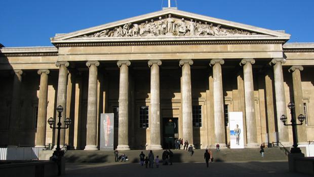 Entrada del British Museum, en Londres