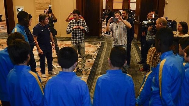 Raúl, con la delegación del Barça en Miami