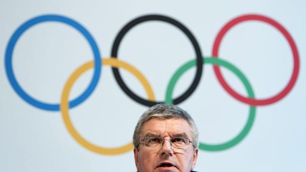 El presidente del Comité Olímpico Internacional (COI), Thomas Bach, tras la cumbre extraordinaria en Lausana (Suiza)