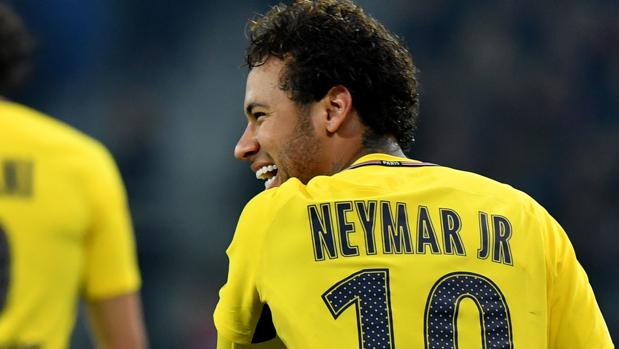 NEymar durante el encuentro contra el Lille