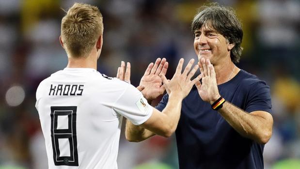 Löw felicita a Kroos, autor del 2-1