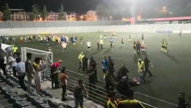 Momento de los incidentes en el partido entre la Peña Rociera y el Villafranco
