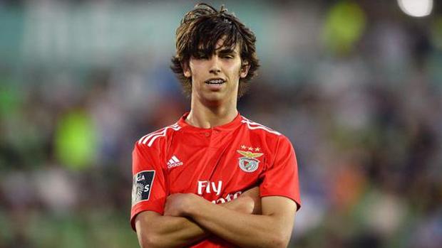 Joao Félix celebra un gol con el Benfica