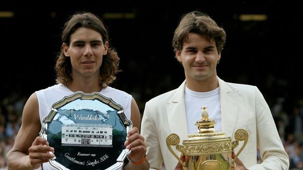 Nadal y Federer, en la final de Wimbledon 2006