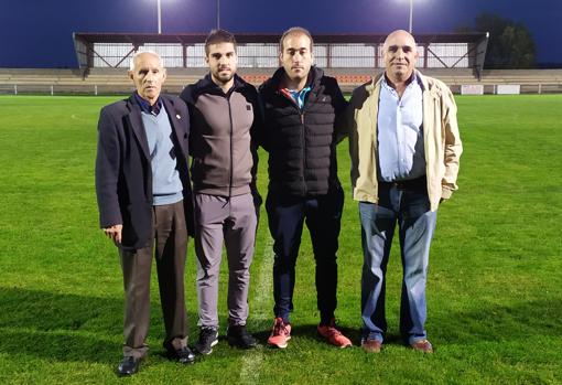 Paco, utillero; Diestro, capitán; Narganes, técnico; y Redondo, presidente