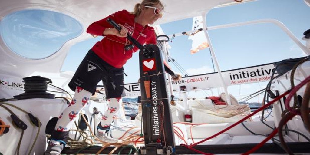 «Apivia» y «LinkedOut» refuerzan su liderazgo tras quince días de regata