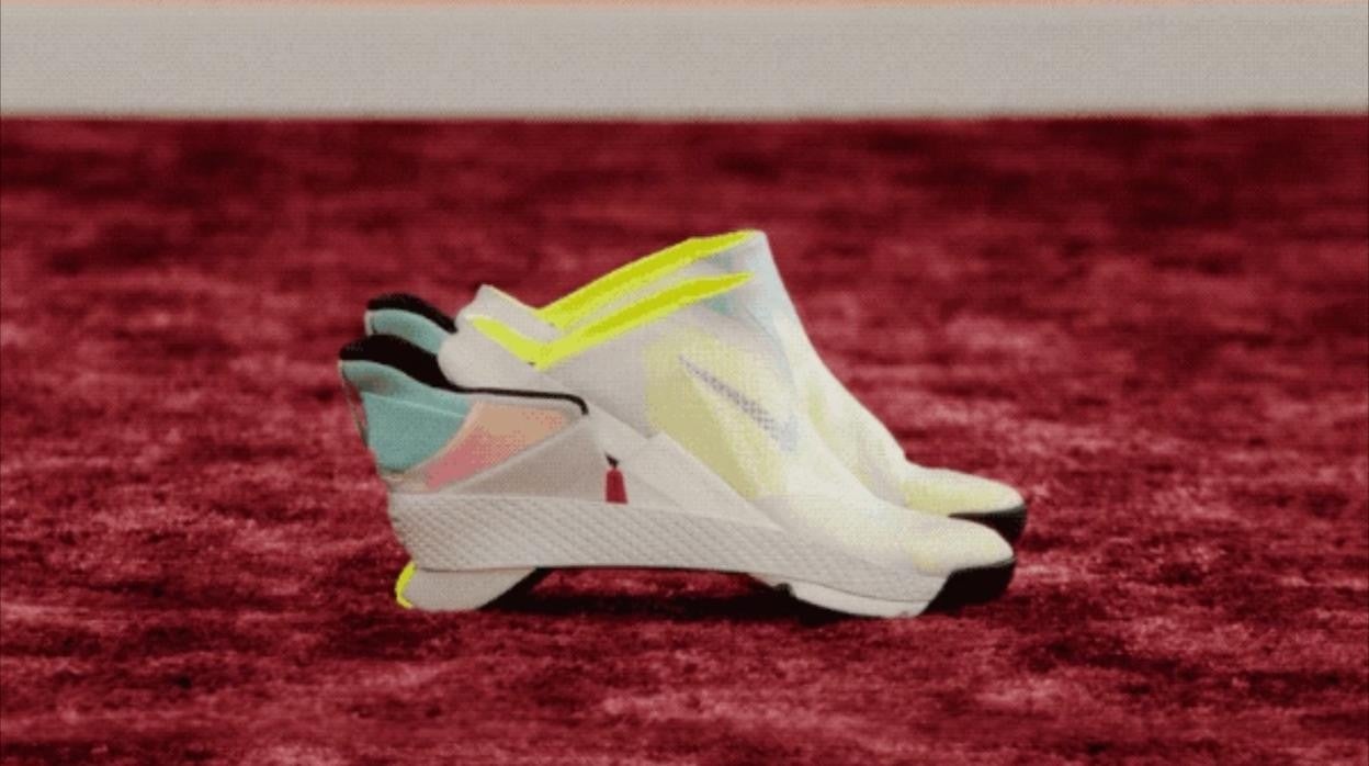 Así son las nuevas zapatillas deportivas que se abrochan sin usar las manos