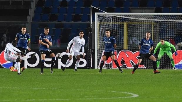 Real Madrid vence por la mínima a Atalanta con polémica incluida