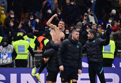 Alexis Sánchez tras anotar el gol de la victoria ante la Juventus en la Supercoppa