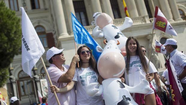 Manifestación de los ganaderos por el precio de la leche