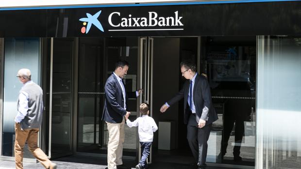 Caixabank cuenta con 4.681 oficinas «retail», del total de 5.379 sucursales del grupo