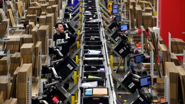 Planta de Amazon en El Prat de Llogrebat