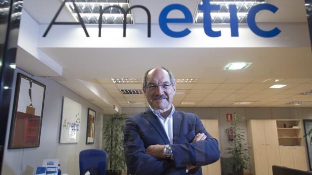Pedro Mier, presidente de la patronal de las tecnológicas, en la sede de Ametic