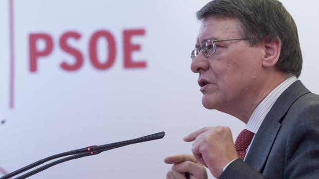 Imagen de archivo de Jordi Sevilla presentando el programa económico de Pedro Sánchez