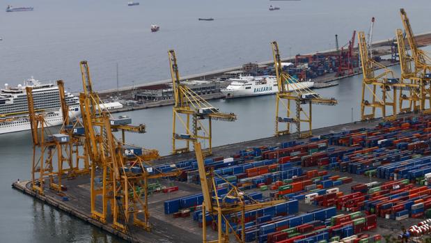 la tasa de cobertura (porcentaje de las importaciones que pueden pagarse con las exportaciones) ha quedado en el 89,6% , frente al 91,8% de un año antes
