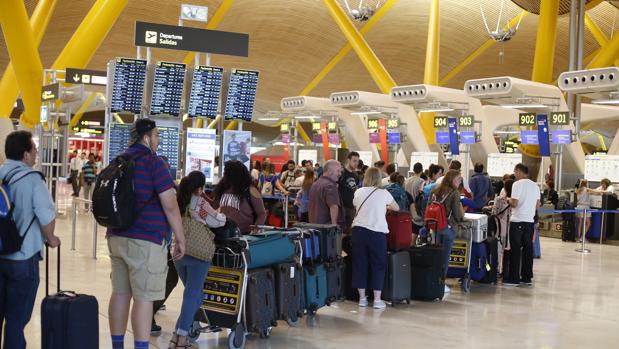 Para el conjunto del año, la intención de Enaire es sumar 80 nuevos controladores.