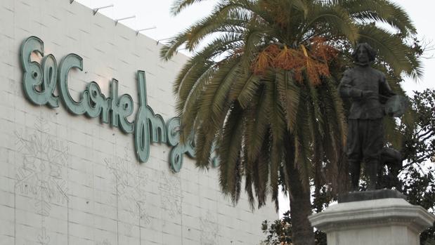Fachada de El Corte Inglés de Sevilla de la plaza del Duque
