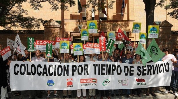 Manifestación de profesores interinos en Sevilla