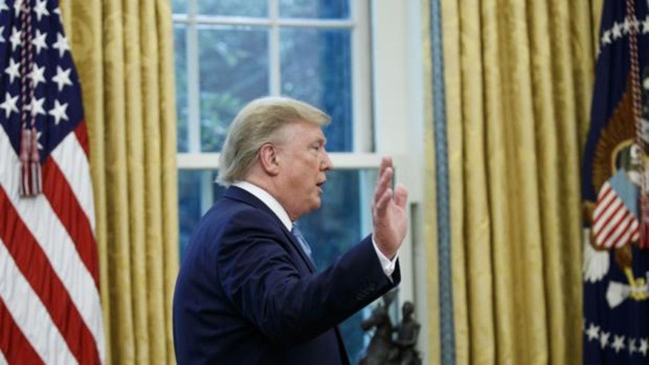 Trump equipara a los presidentes de la Fed y de China y acusa a ambos de ser «enemigos» de EE.UU.