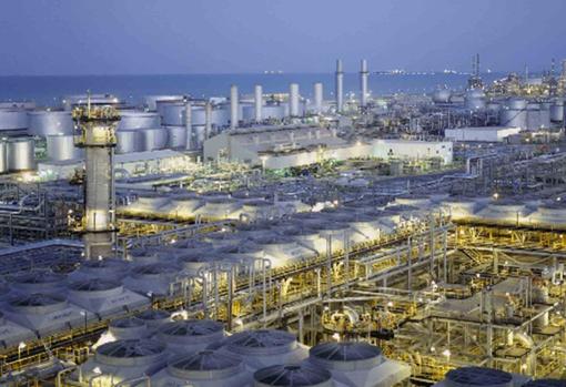 Vista de parte de las instalaciones de Saudi Aramco, la mayor petrolera del mundo sobre la que se sustenta casi el 6% del consumo global