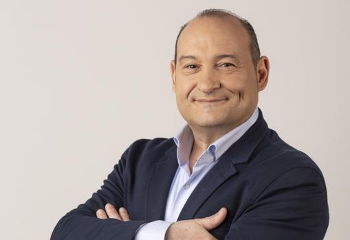 Carlos Ruiz, Mayor of Viladecans and Federal Secretary of Industry of the PSOE