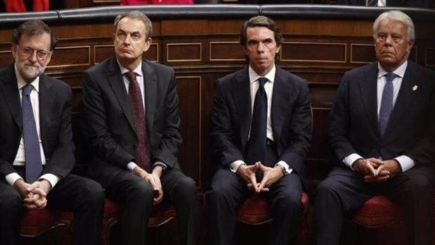 Rajoy, Zapatero, Aznar y González, en un acto en el Congreso