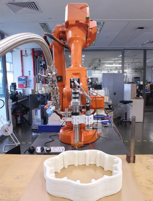 Robotic arm for the design of the FLAM