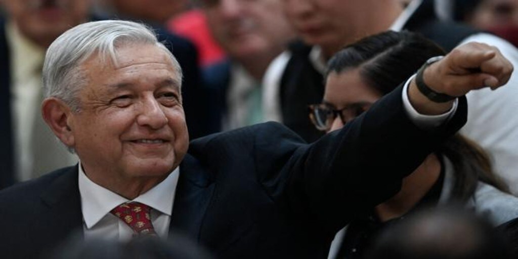 AMLO tries to park his internal problems with the new Mexico City airport