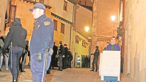 Imagen del traslado de los «Papeles de Salamanca»