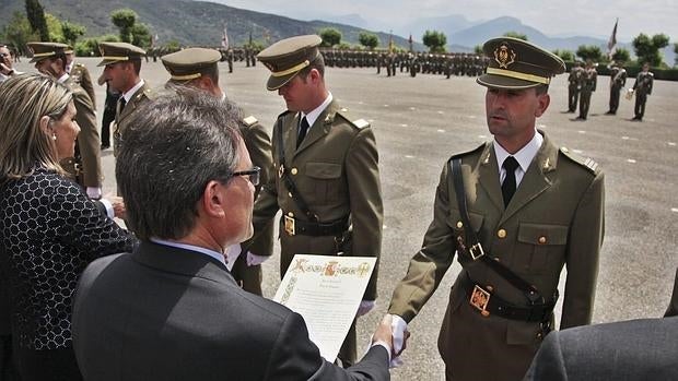 Mas, en una entrega de despachos en la Academia de Talarn