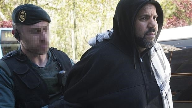 Aziz Zaghnane, en el momento de su detención