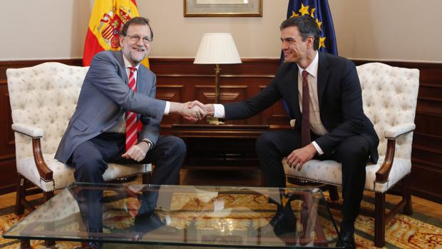 Mariano Rajoy y Pedro Sánchez se reúnen en el Congreso