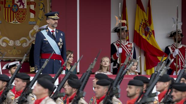 Don Felipe durante el desfile del 12 de octubre de 2015