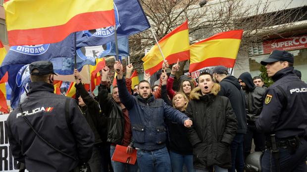 Miembros del colectivo neonazi Hogar Social Madrid, en una manifestación