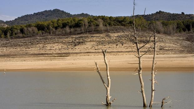 Foto de archivo del embalse de Entrepeñas