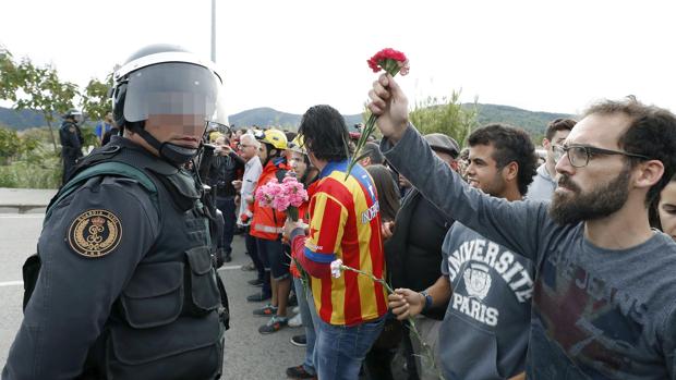 Incidentes en el exterior del Pabellón Deportivo municipal de Sant Julia de Ramis (Gerona)