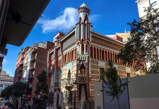 Fachada exterior de la Casa Vicens